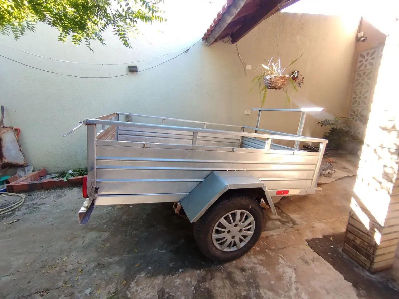 Carretinha 01 Eixo - Emplacada - Pintura Nova