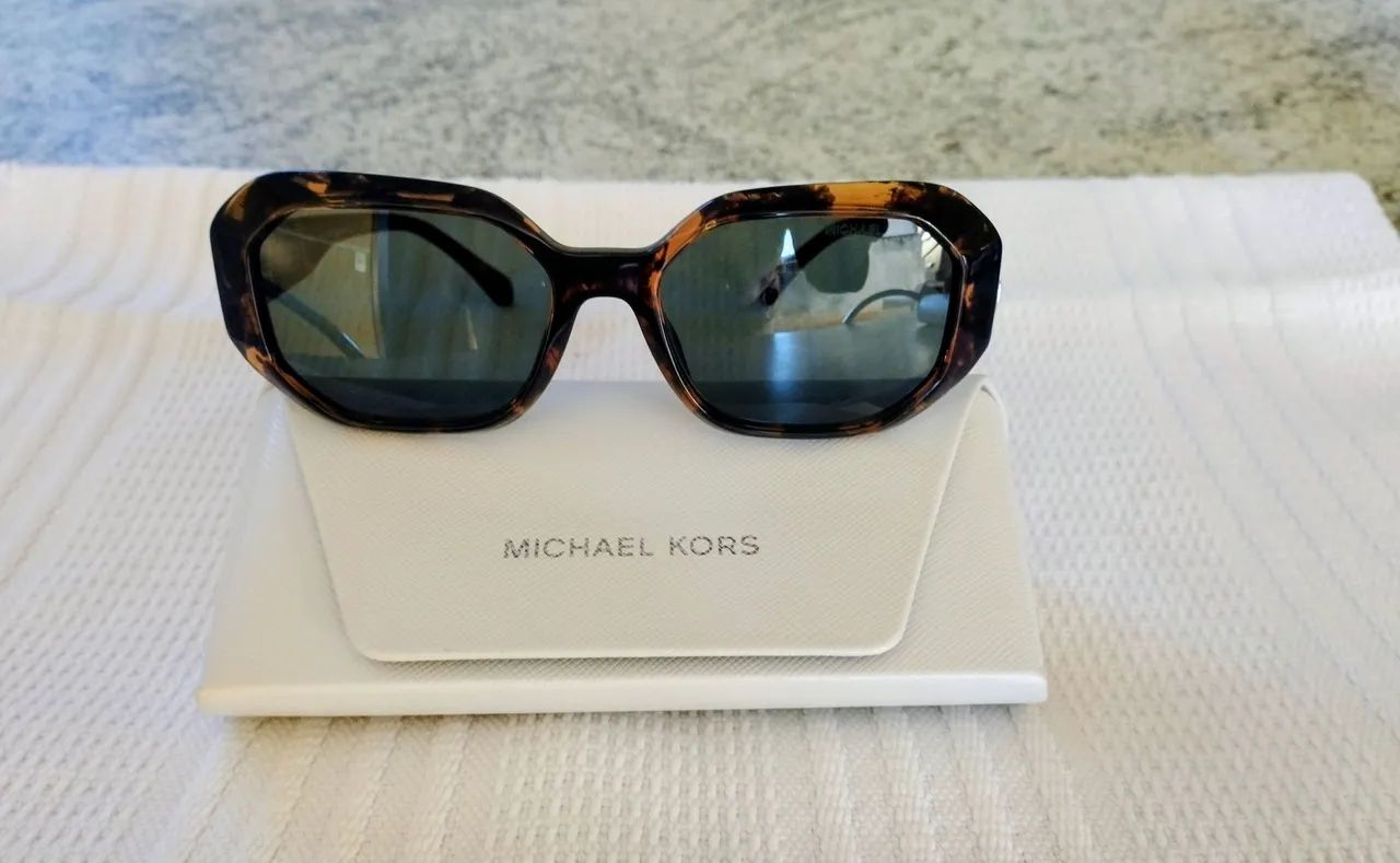Óculos de sol Michael Kors feminino. - Foto 2
