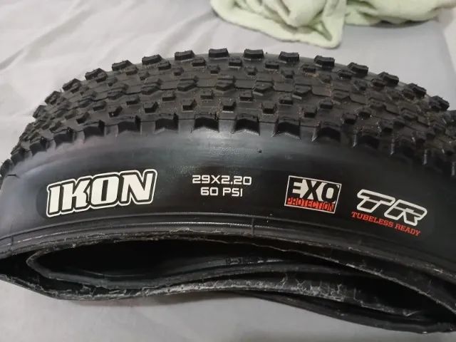 Vendo 01 Pneu de MTB Maxxis Ikon 29x2.20 EXO/TR Cor Preto