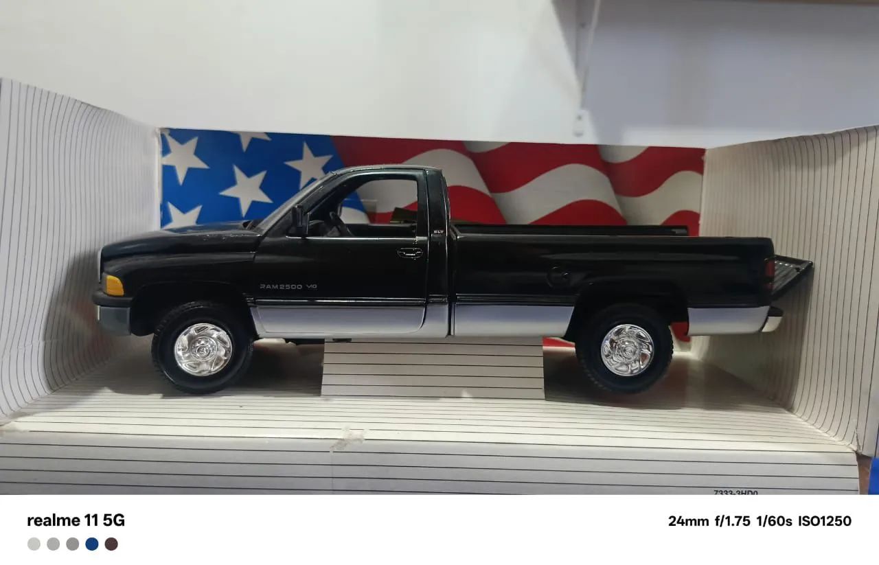 Miniatura pickup Dodge Ram  - Foto 2