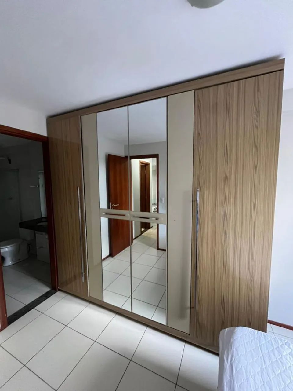 Guarda roupa casal 6 portas 