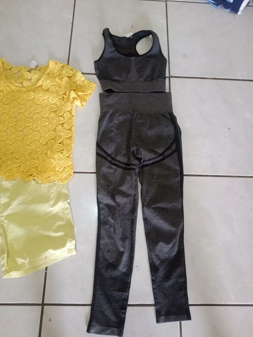 Lote de roupa  - Foto 4