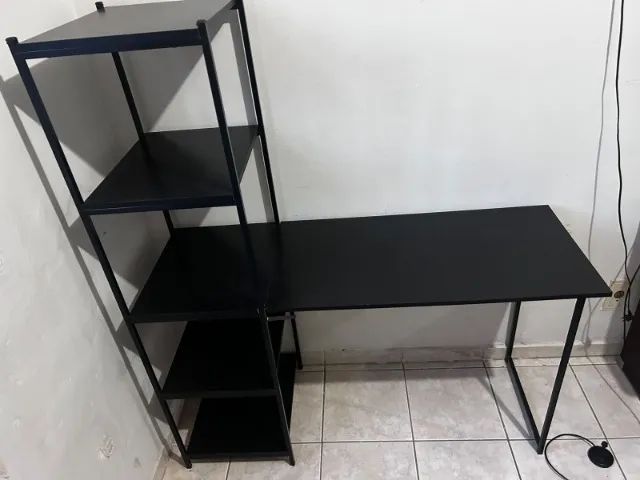 Escrivaninha Preta com 4 Prateleiras Laterais - Moderna e Funcional