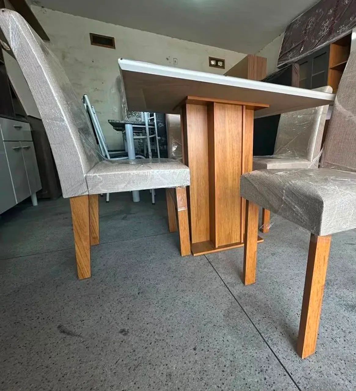 Oferta relâmpago mesa de 4 cadeiras com tampo de vidro  - Foto 3