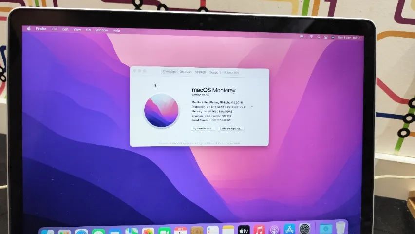 MacBook本体 MacBookPro15 2015 Corei7 / 16GB / 512GB MacBook Pro (Retina, 15-inch, Mid 2015) i7, 16 Gb, 1Tb - Notebooks