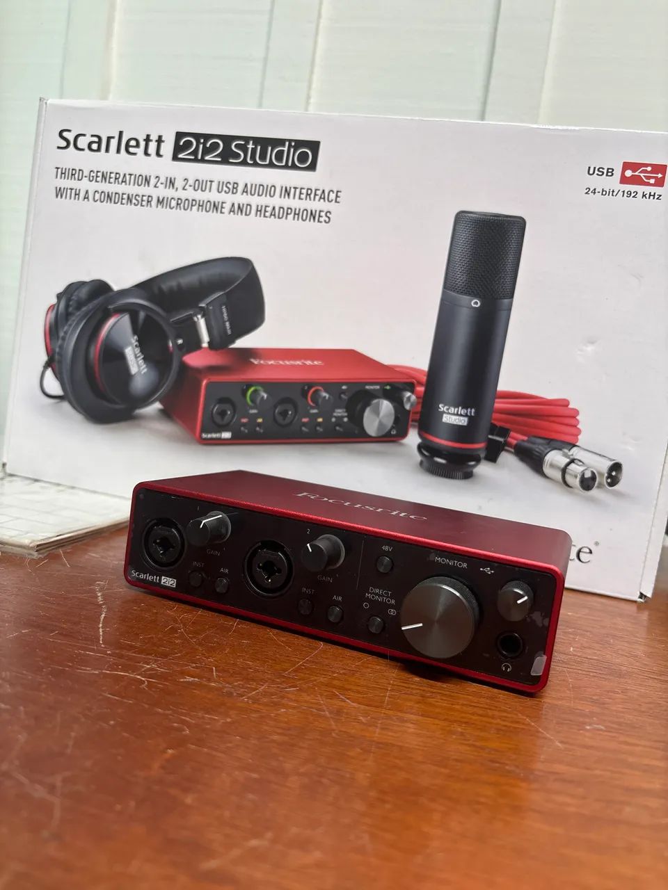Interface de áudio Focusrite - Scarlett 2i2 Studio451967516022548480