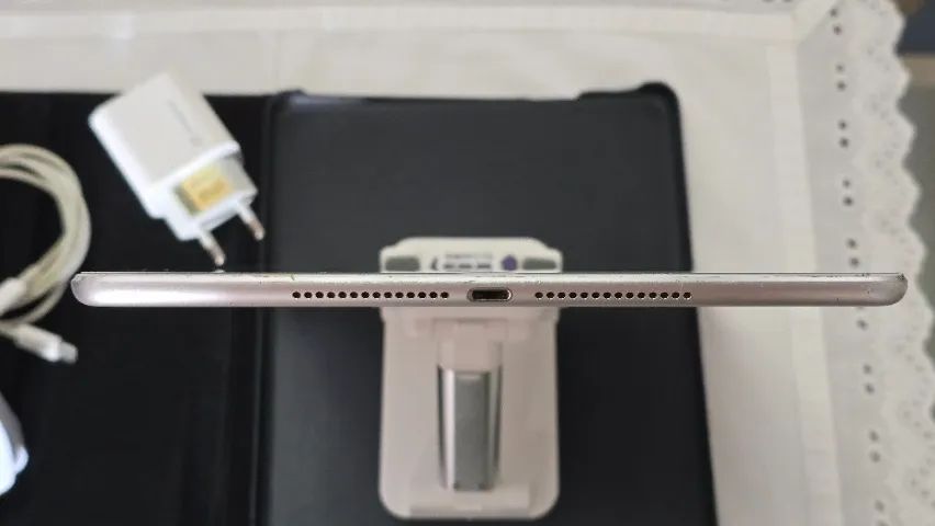 iPad Air 2 Geração 9.7 A1567 Wi-fi + Celular 128gb + Acessórios , Prata - Foto 2