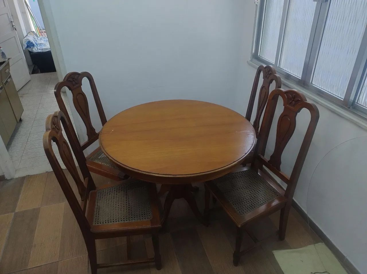 Mesa retratil de madeira e 4 cadeiras com palha Indiana  - Foto 3