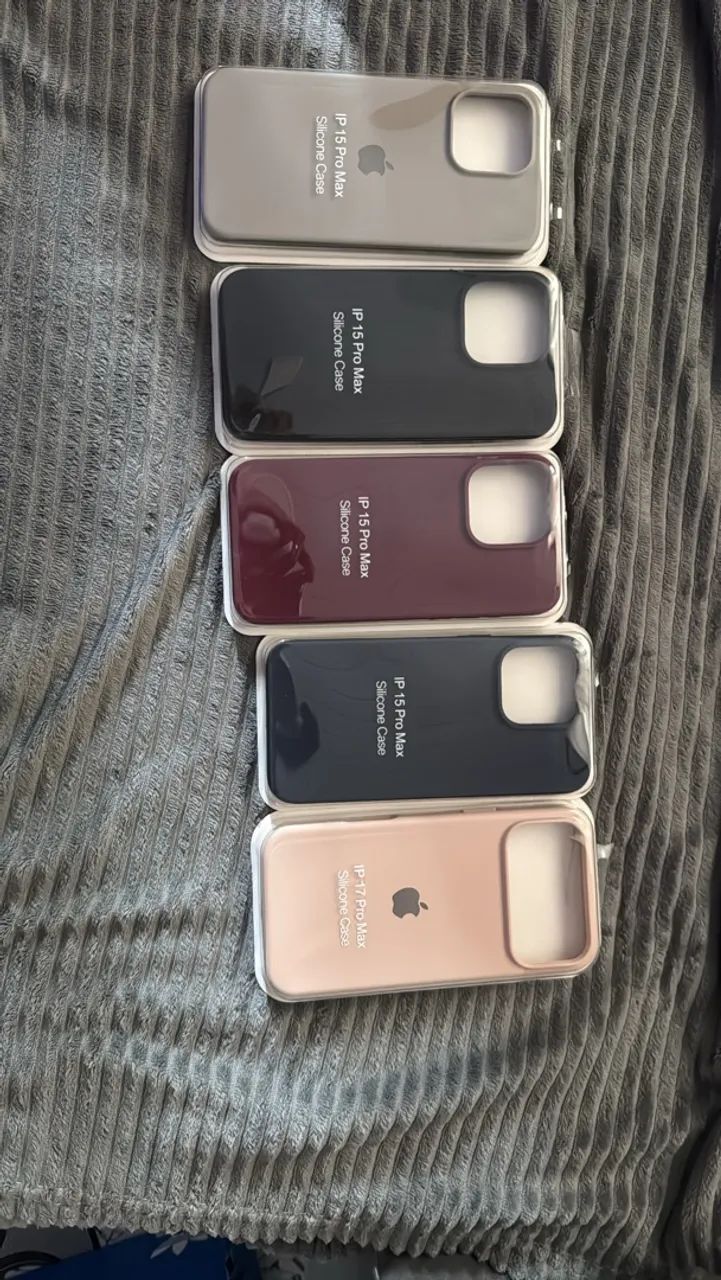 Vendo 5 capas do IPhone 15 pro max novas  - Foto 3