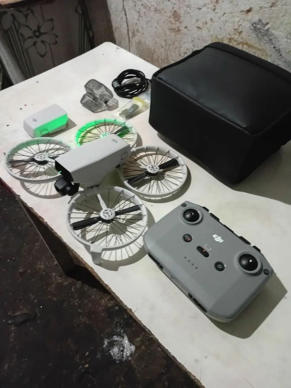 Drone dji flip com 2 baterias e beg de transporte novinho