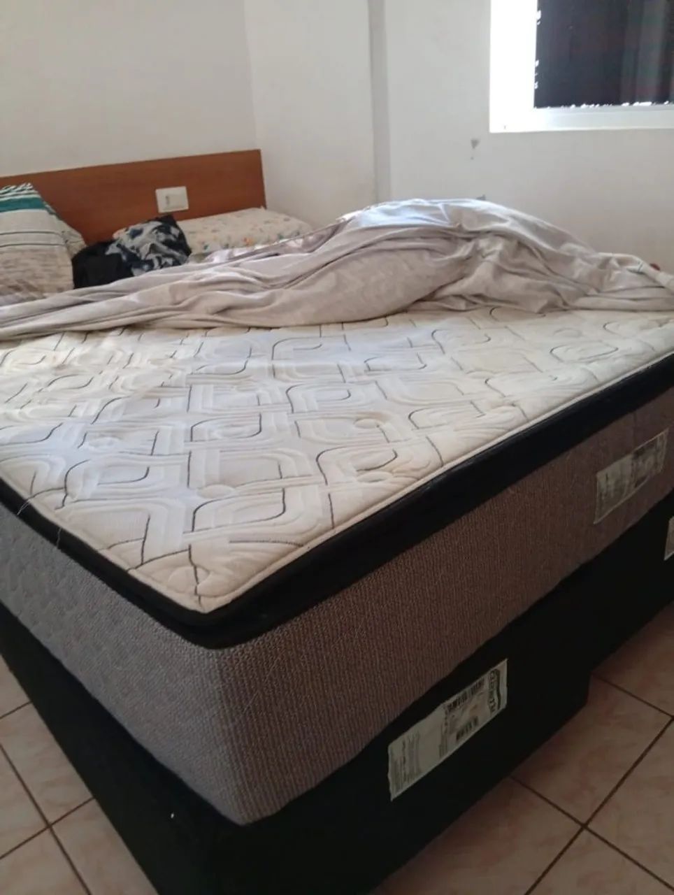 Cama Box Queen Size com Colchão - Foto 4
