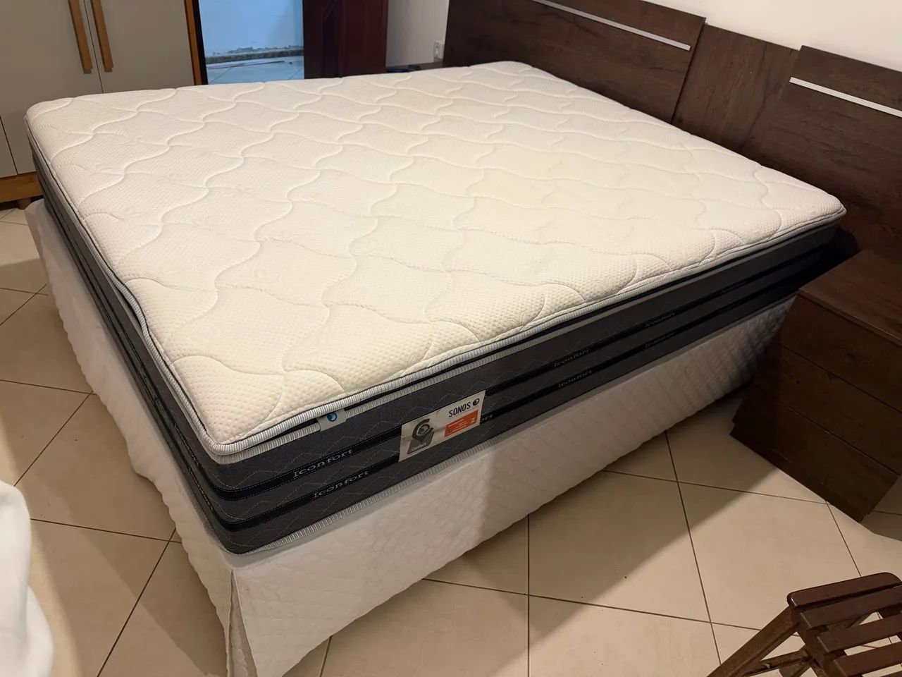 cama box com colchão queen sonos