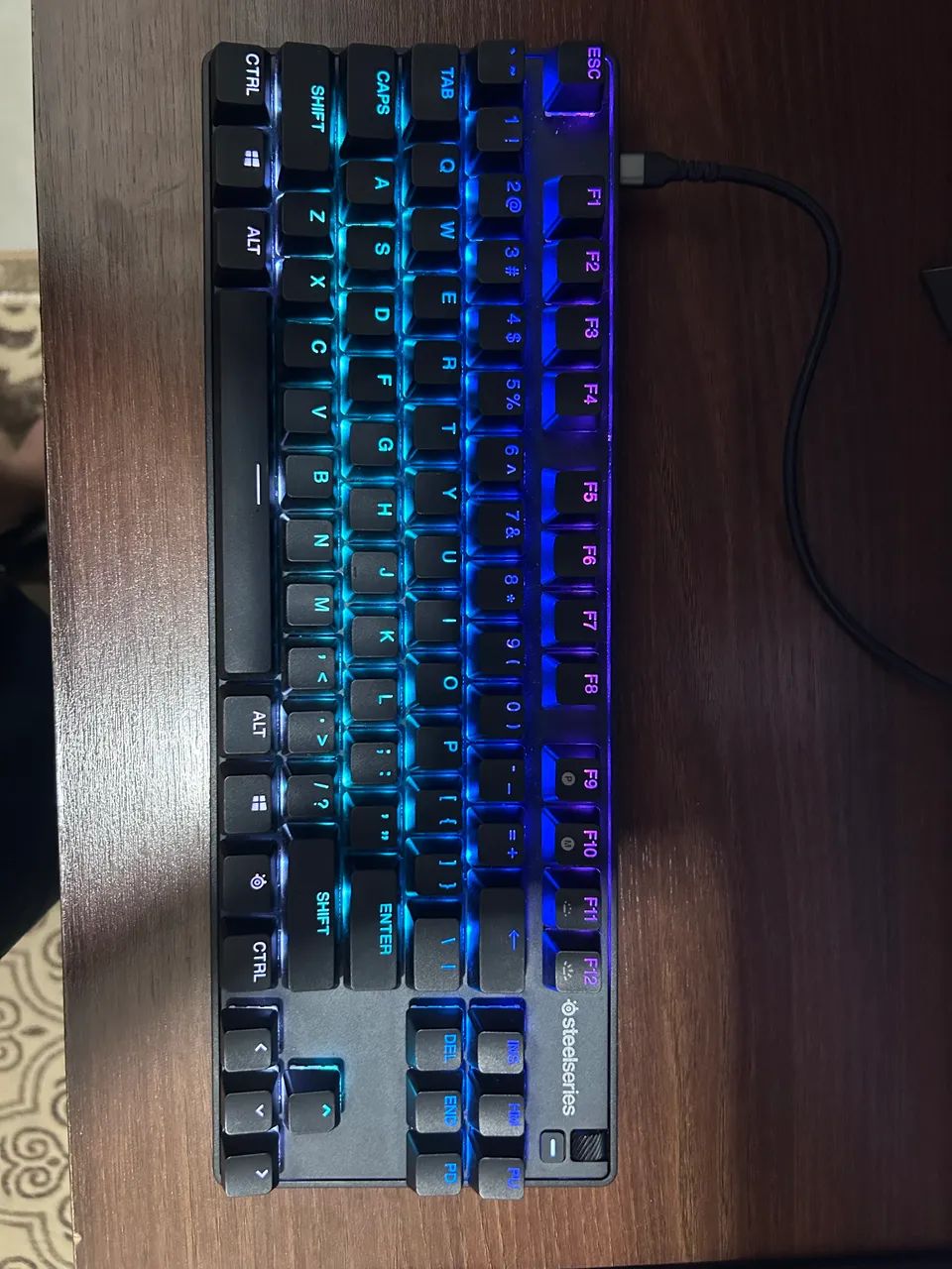 Teclado gamer Apex 9 tkl