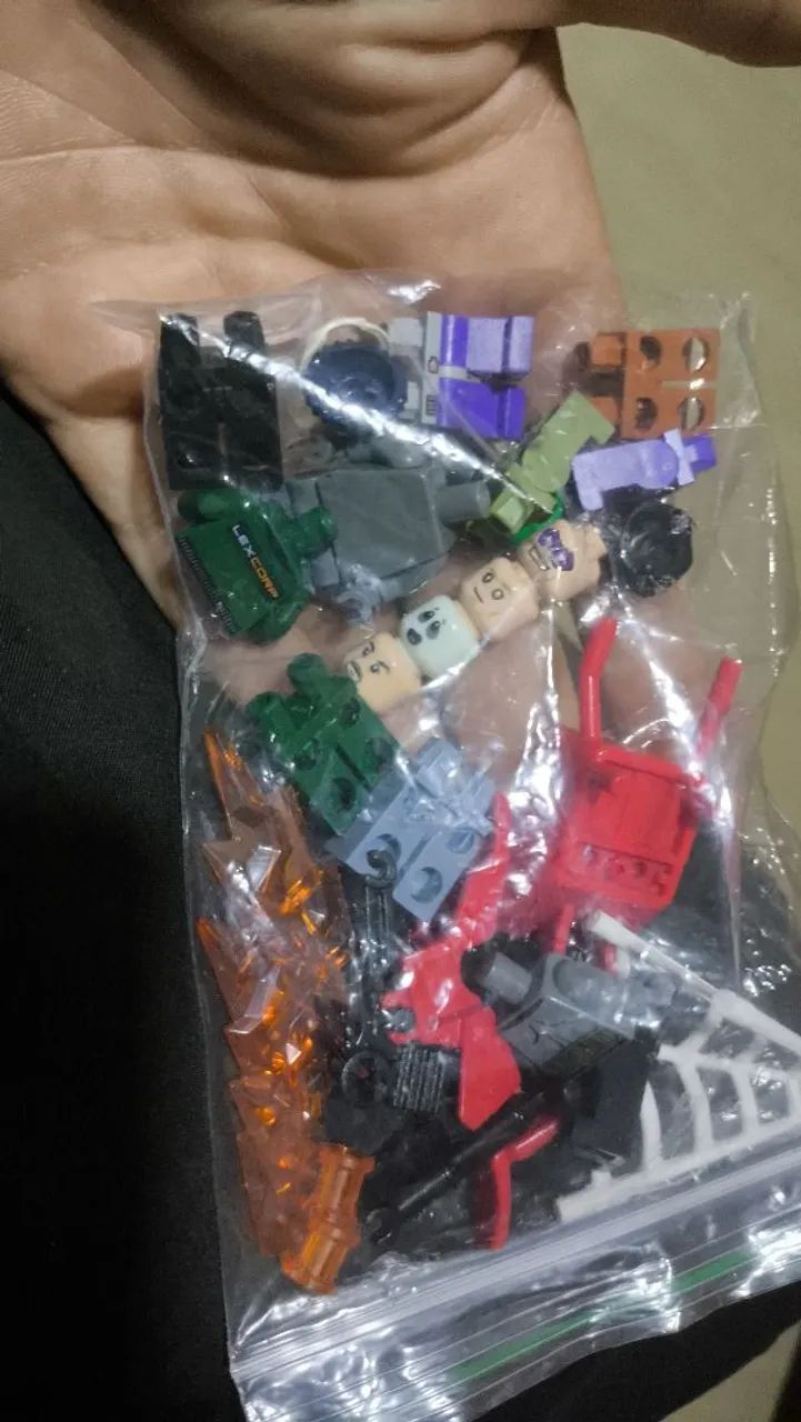 Lego capuz vermelho e peças  - Foto 3