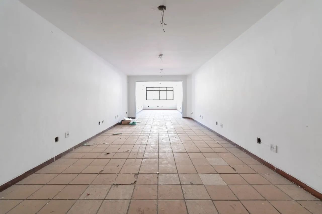 Casa comercial na Rua Treze de Maio, 174  149 m²