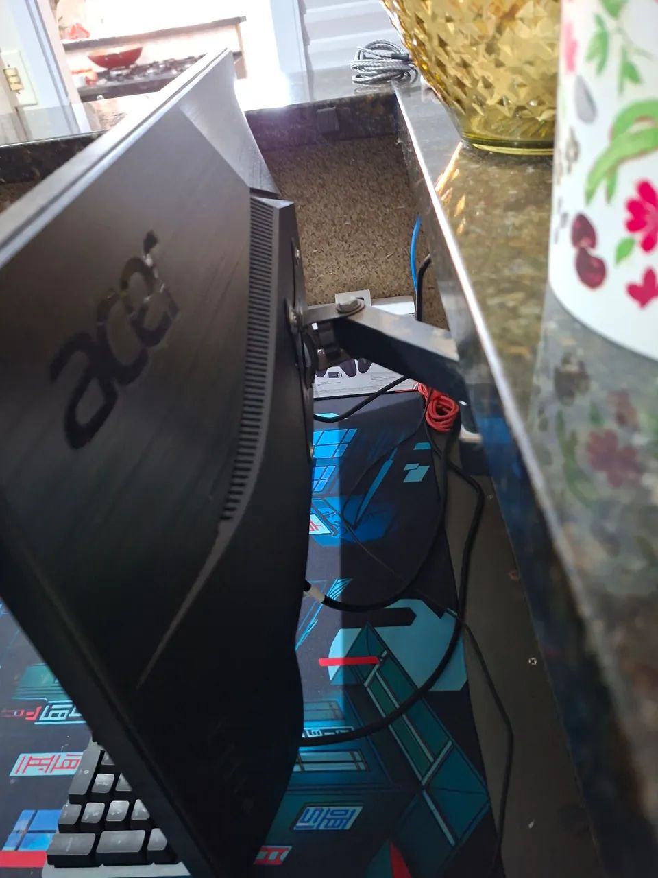 Monitor 24 Pol. MUITO NOVO.