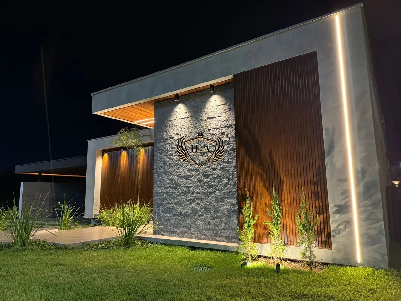Casa com 4 Suítes no Condomínio Florais da Mata! - Foto 3