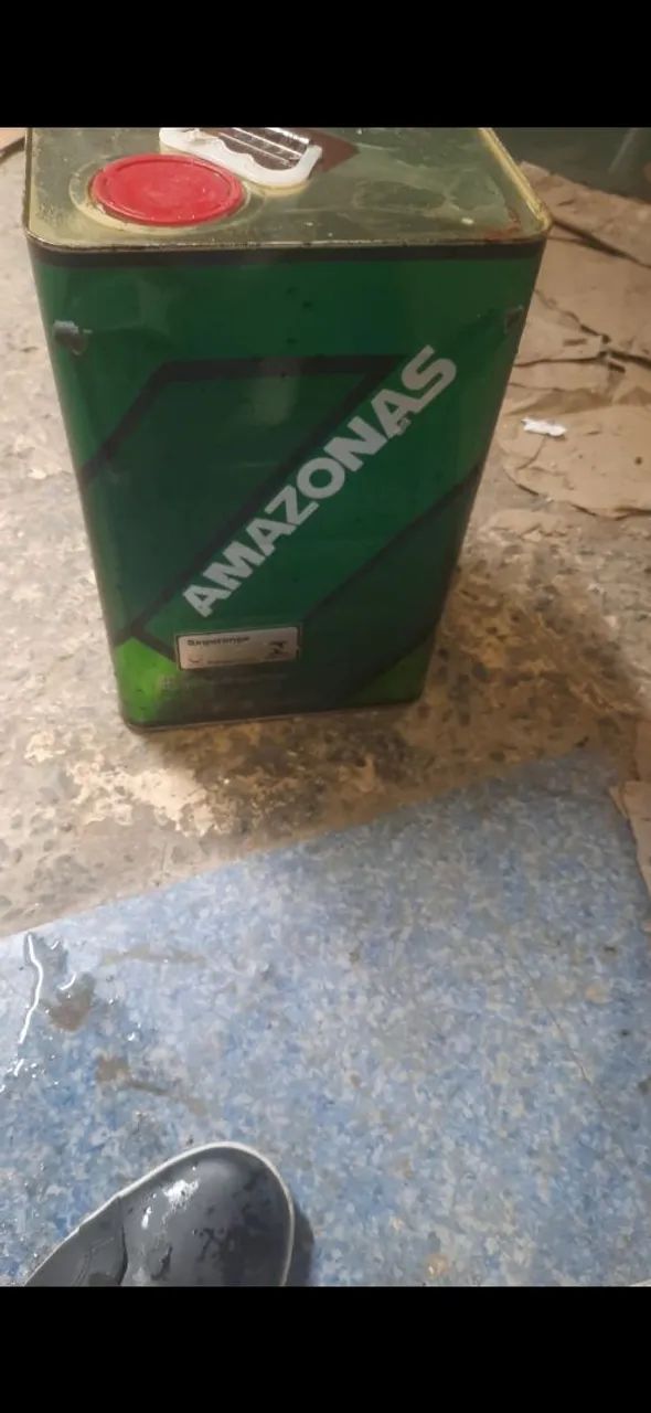 Lata de cola adesivo 