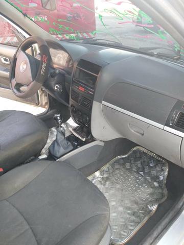 Siena 2005 completo1.8 com gnv troco