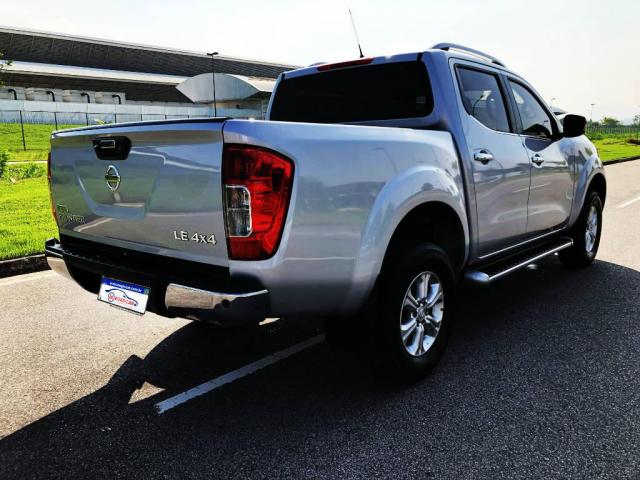Nissan Frontier LE AT 4X4 - Foto 4