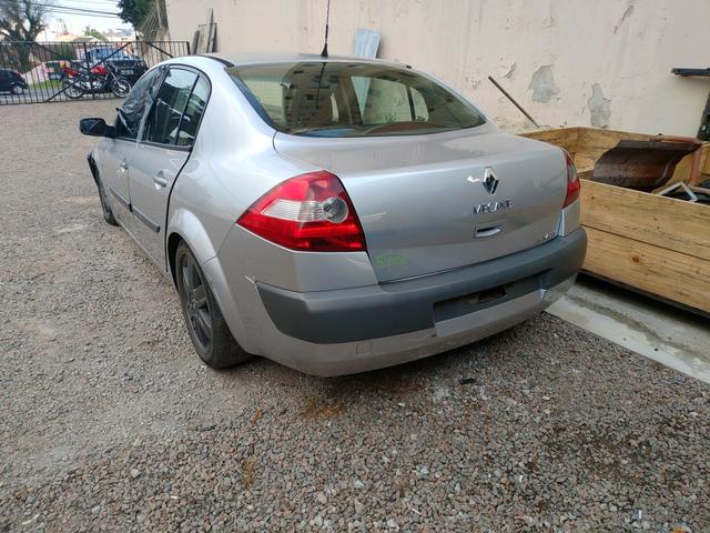 Sucata para retirada de peças Renault Megane sedan
