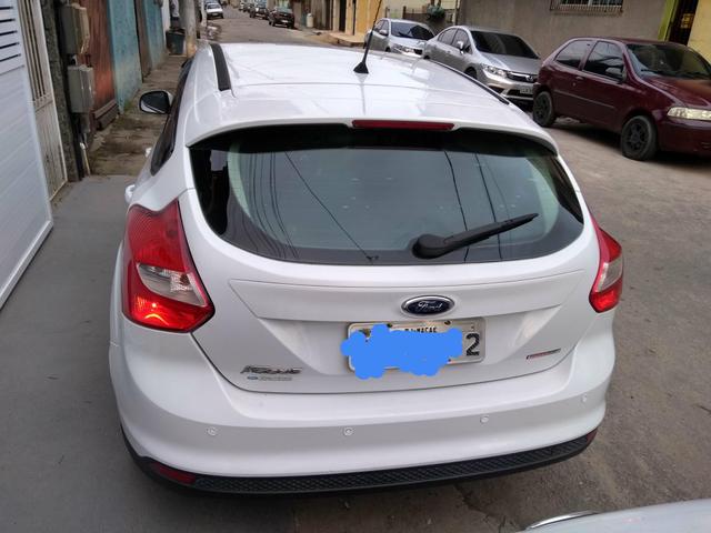 Vendo Ford Focus Hatch Modelo 14 - Foto 13