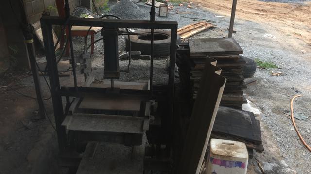 Venda de máquina de fazer bloco e canaleta