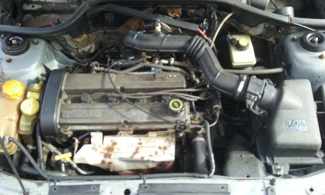 Sucata de Ford Escort Gl 16v Hatch 1997/1998 para retirada de peças - Foto 4