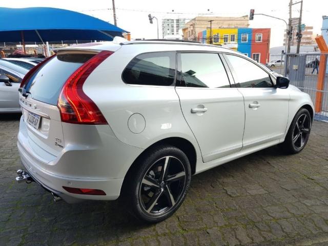 Volvo Xc60 2.0 TURBO R-DESIGN 4P - Foto 4