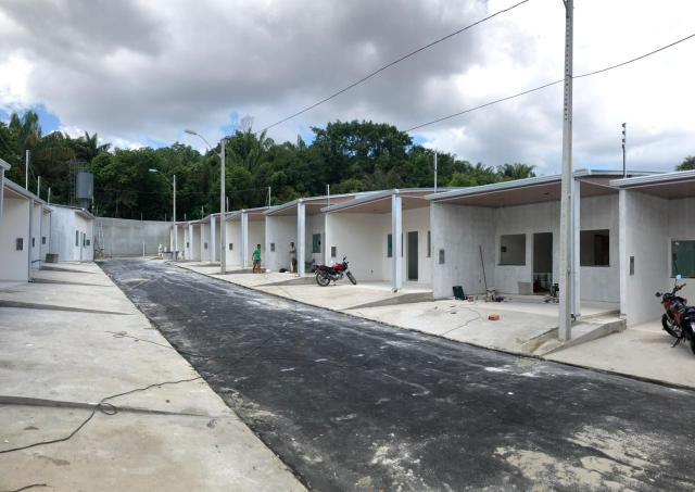 CD Fechado- 2 e 3 Dormitórios/ Poço artesiano- Parque 10/ Apenas 170 mil à vista - Foto 3