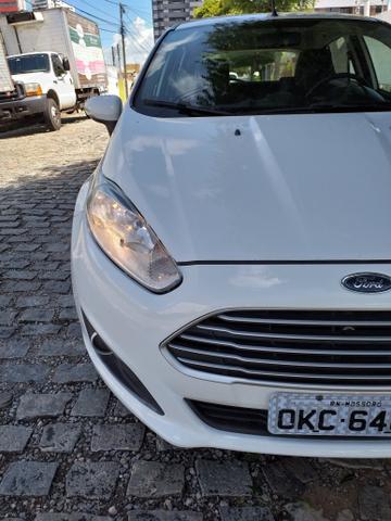 New Fiesta lindo Troco e Financio - Foto 4