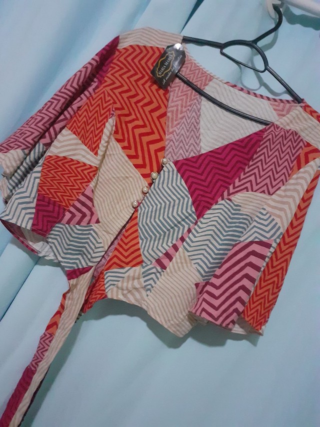 Conjunto de Saia e blusa novo - Foto 2