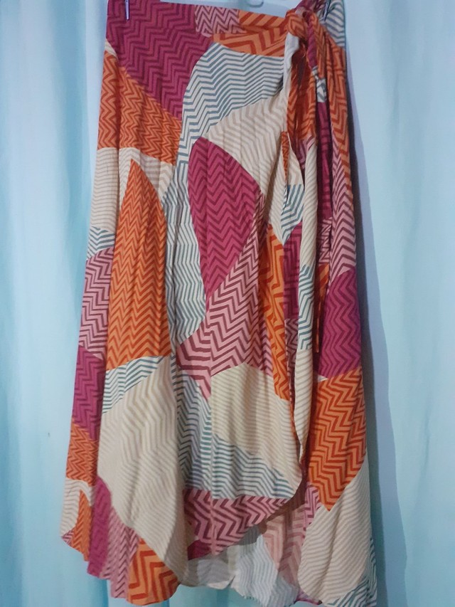 Conjunto de Saia e blusa novo - Foto 3