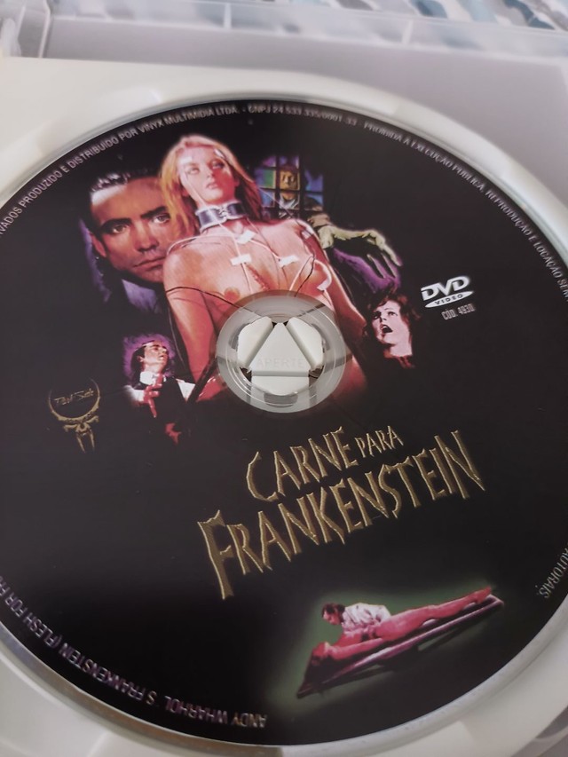 Vendo Box com 2 dvds da coleção Dark Side Horror Colections  - Foto 4