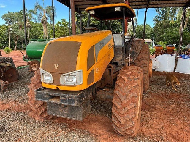 Trator Valtra (BM 125i) - Foto 2