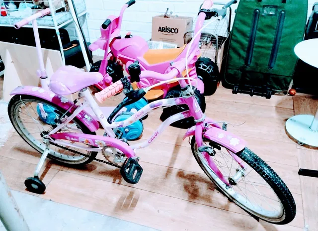 Boneca barbie com bicicleta  +16 anúncios na OLX Brasil