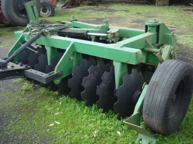 Grades, arados, concha e motor usados - Foto 4