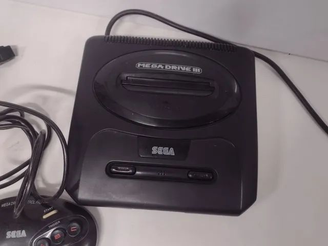 Vídeo game antigo mega drive 
