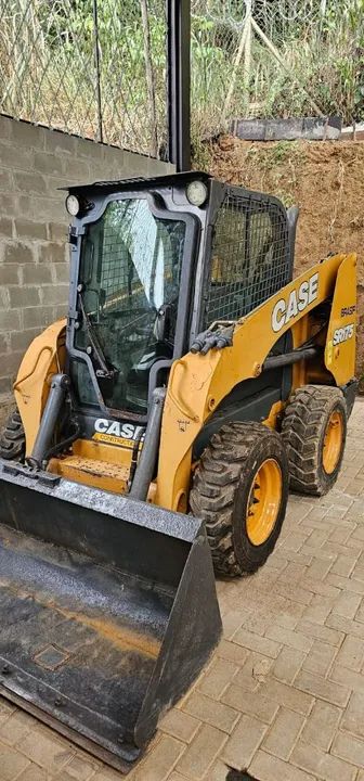 Minicarregadeira CASE SR175 2017 com ar condicionado  - Foto 5