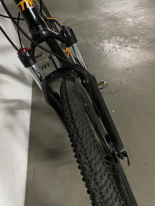 Bicicleta GTM Mountain Bike Aro 29 com 21 marchas  - Foto 5
