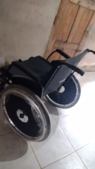 Cadeira de rodas manual - Foto 2