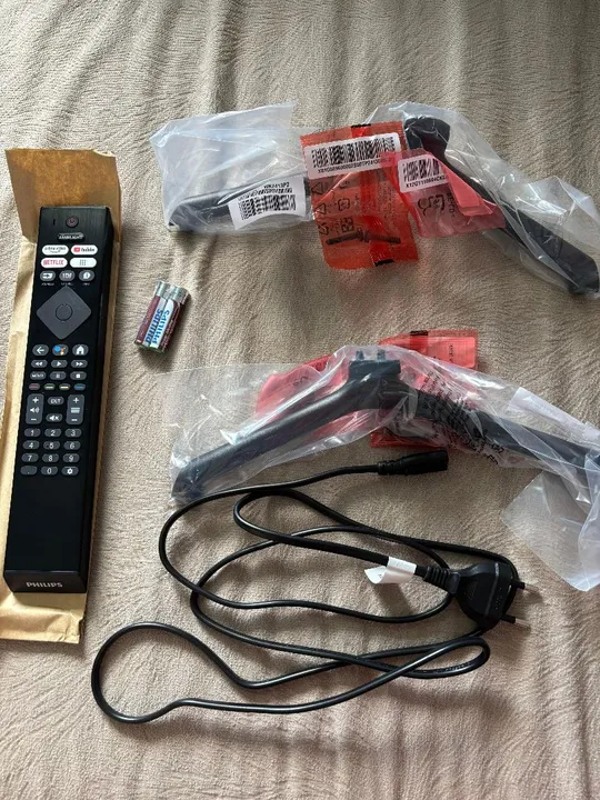 Acessórios para TV Ambilight 50' 4K Philips - Controle Remoto, Cabo e Suporte
