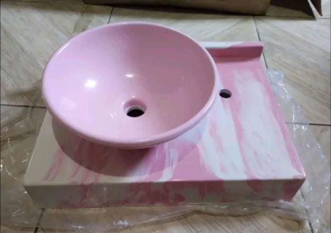 Cuba Rosa 28x28 e Bancada rajada 30x45 no mármore sintético para banheiro  - Foto 3