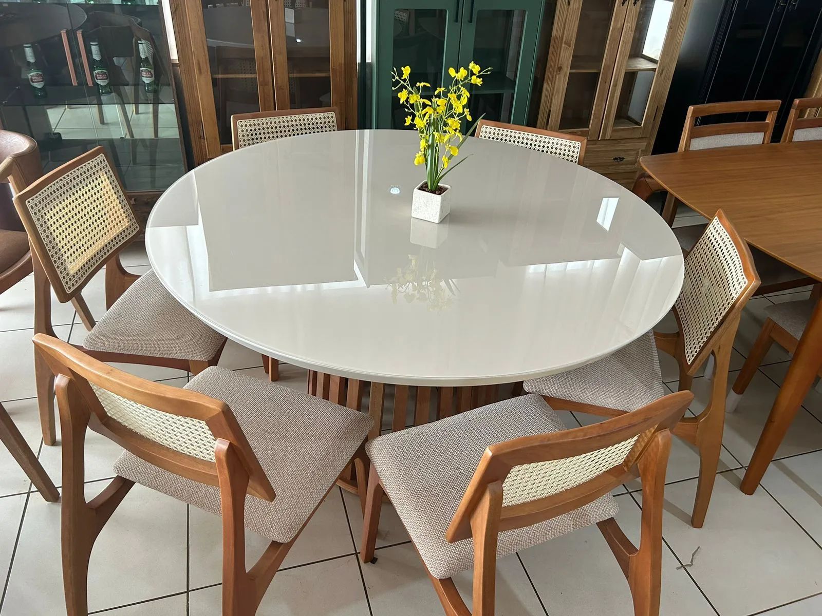 Conjunto de Mesa e Cadeiras para Jantar - Design Moderno 