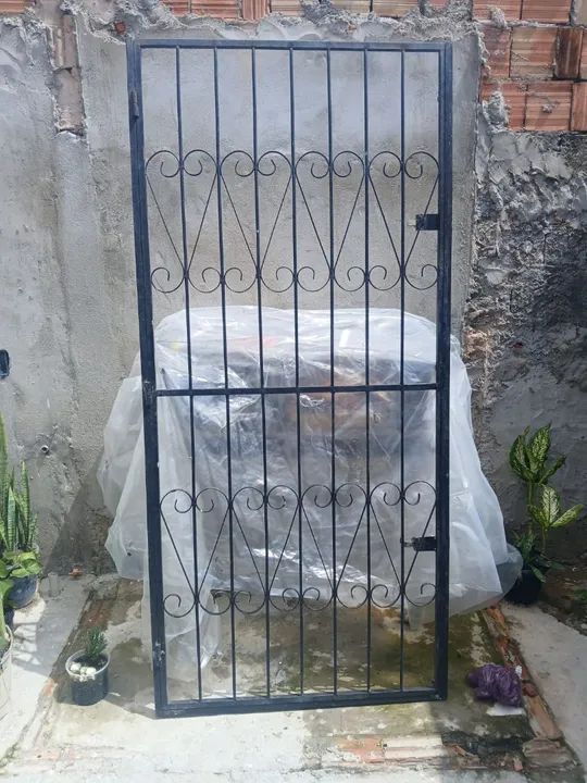 Portão de Ferro com Detalhes em  - Usado