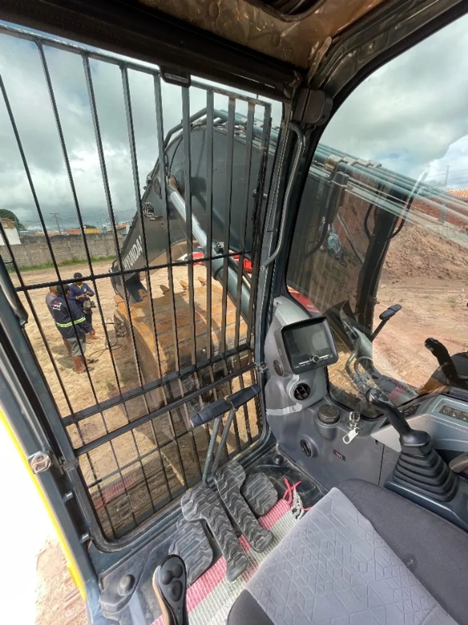 Escavadeira Hyundai - Foto 4