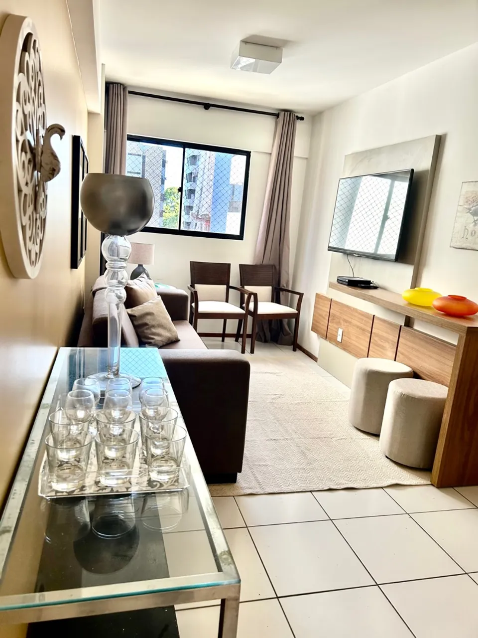 Apt 2 qrt/ ponta verde/ piscina/ ótima localização/ perto das praias/