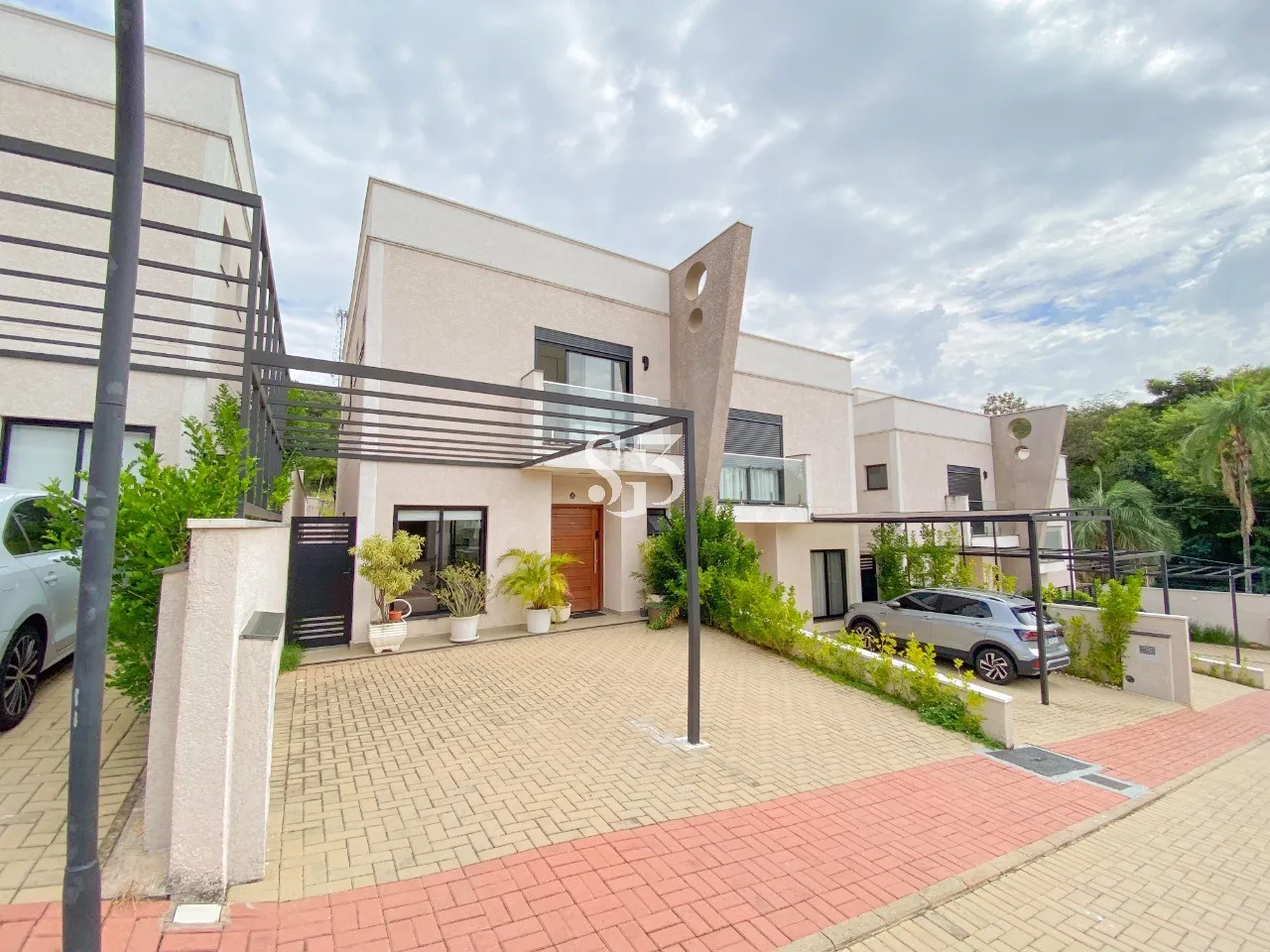 LINDA CASA À VENDA, PRÓXIMO AO COLÉGIO PORTO SEGURO - VALINHOS,SP