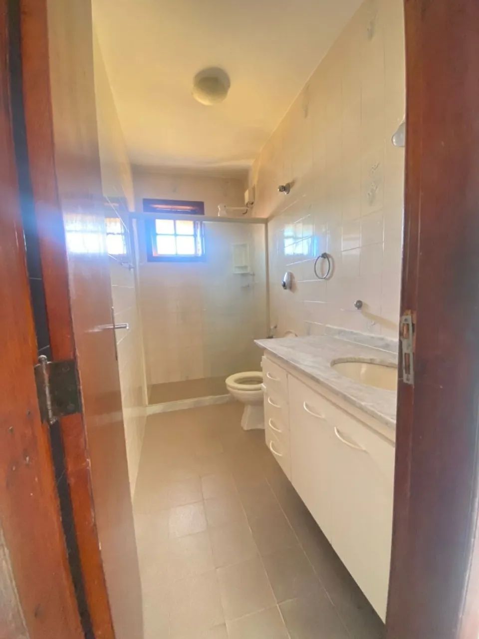 Aluguel Piratininga casa tipo SOBRADO ( o 2º pavimento) Niterói 3 quartos garagem quintal  - Foto 11