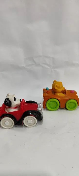Carrinhos Miniaturas Disney Usado Rei leão e Dálmatas  - Foto 4
